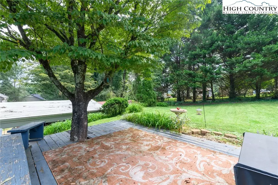 Exterior - 806 Lower Creek Dr, Lenoir, NC 28645 photo 8 of 13