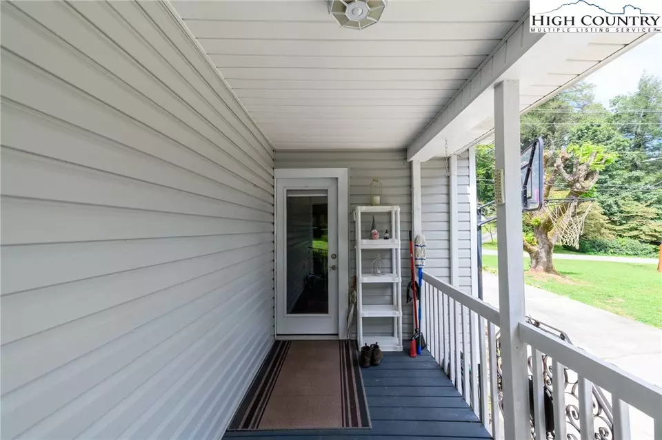 Exterior - 806 Lower Creek Dr, Lenoir, NC 28645 photo 10 of 13