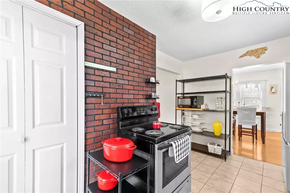 Kitchen - 806 Lower Creek Dr, Lenoir, NC 28645 photo 3 of 3