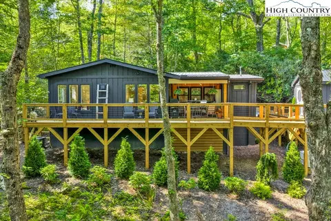 339 Oak Hills Rd, Newland, NC 28657