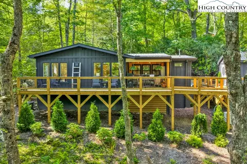 339 Oak Hills Rd, Newland, NC 28657