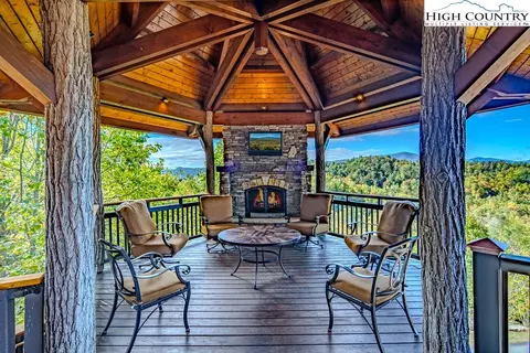 236 Stack Rock Rd, Elk Park, NC 28622