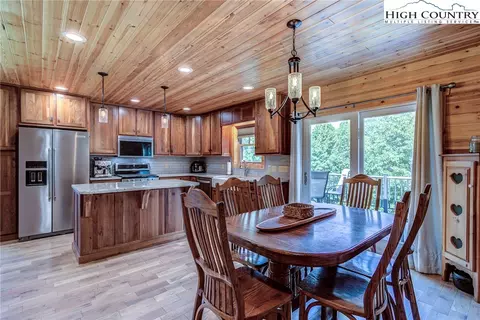 1210 Staghorn Rd, Purlear, NC 28665