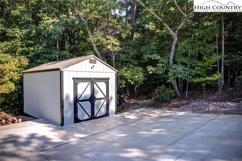 1210 Staghorn Rd, Purlear, NC 28665 photo 39