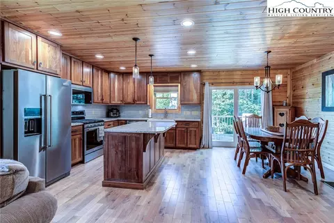 1210 Staghorn Rd, Purlear, NC 28665 photo 20
