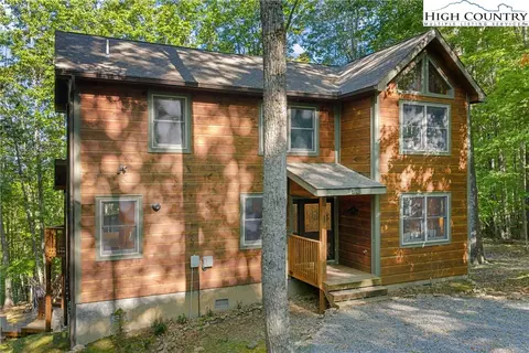 108 Sourwood Ln, Beech Mountain, NC 28604