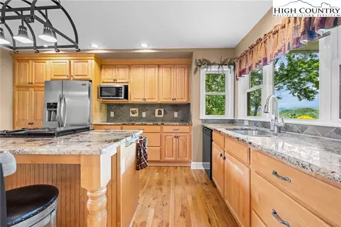 Kitchen - 137 Avalanche Trl, Boone, NC 28607 photo 3 of 5