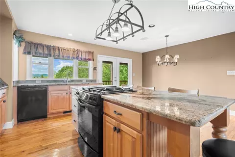 Kitchen - 137 Avalanche Trl, Boone, NC 28607 photo 2 of 5