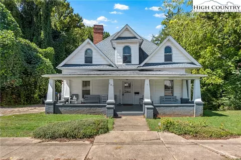289 N Bridge St, Elkin, NC 28621
