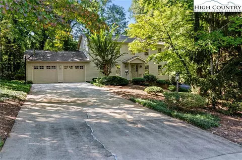 205 N Quail Cir, Wilkesboro, NC 28697