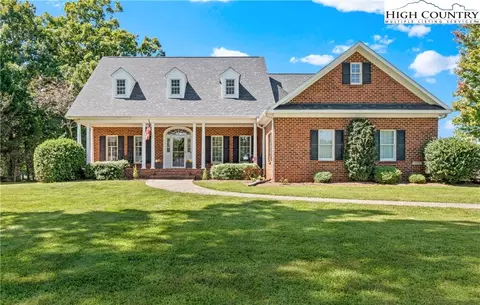 2553 Country Club Rd, Yadkinville, NC 27055