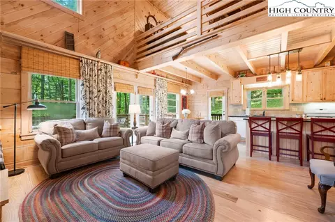 175 Hillcrest Dr, Blowing Rock, NC 28605