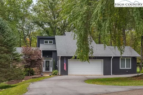 255 Buchanan St, Glade Valley, NC 28627