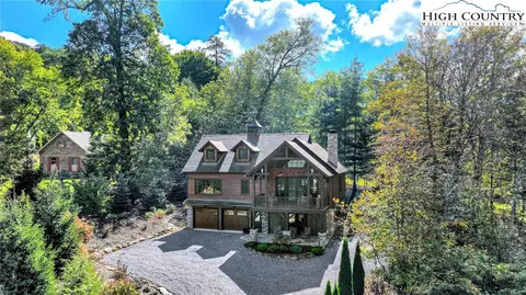 297 Pasture Ln, Banner Elk, NC 28604
