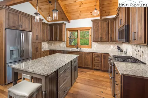 108 Nightshade Rd, Boone, NC 28607 photo 5