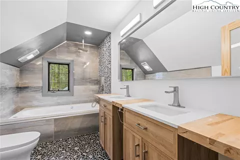 Bath - 812 Jakes Mountain Rd, Deep Gap, NC 28618 photo 7 of 7
