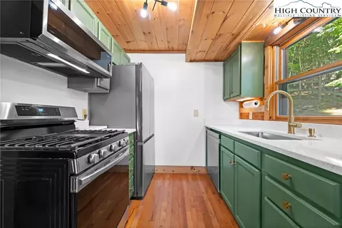 Kitchen - 368 Wildcat Estates Dr, Deep Gap, NC 28618 photo 3 of 4