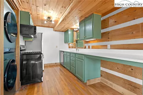 Kitchen - 368 Wildcat Estates Dr, Deep Gap, NC 28618 photo 2 of 4