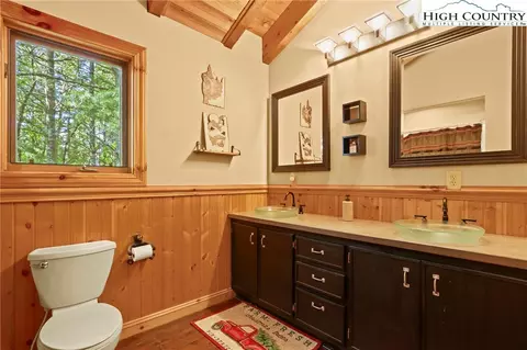 Bath - 385 Cedar Ridge Dr, Todd, NC 28684 photo 4 of 5