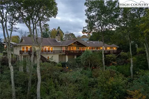 400 Rambling Rd, Blowing Rock, NC 28605