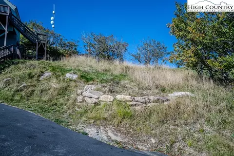 104 Beechtop Rd, Beech Mountain, NC 28604 photo 11