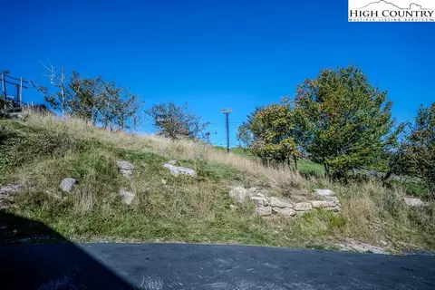 104 Beechtop Rd, Beech Mountain, NC 28604 photo 9
