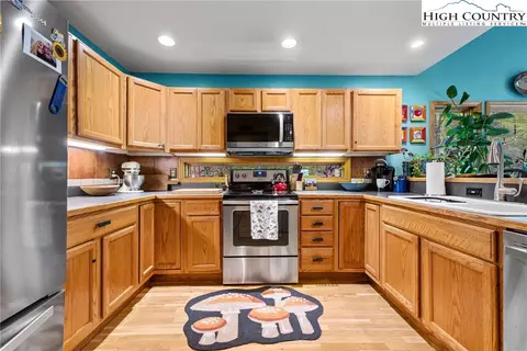 Kitchen - 183 Lower Fiddlestix, Boone, NC 28607 photo 3 of 3