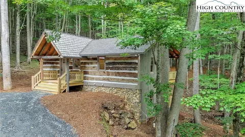 1403 Tomahawk Dr, Todd, NC 28684
