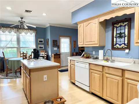 Kitchen - 175 Olive Ridge Dr, Crumpler, NC 28617 photo 4 of 6