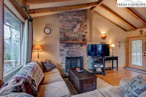 570 Galax Cir, Blowing Rock, NC 28605