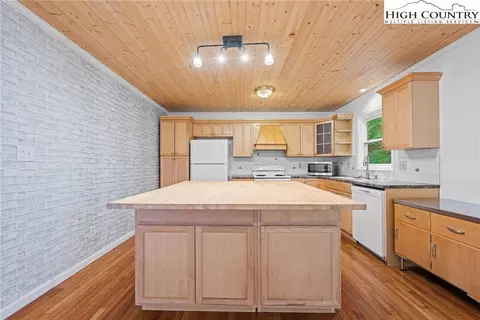 Kitchen - 224 234 Laurel Gap Ridge Rd, Boone, NC 28607 photo 2 of 7