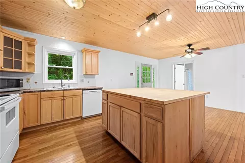 Kitchen - 224 234 Laurel Gap Ridge Rd, Boone, NC 28607 photo 4 of 7