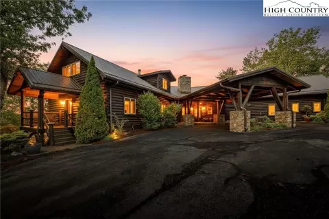210 Arrowhead Private Dr, Mountain City, TN 37683
