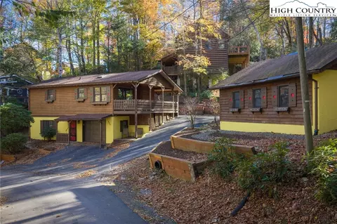 529 Laurel Ridge Rd, Banner Elk, NC 28604