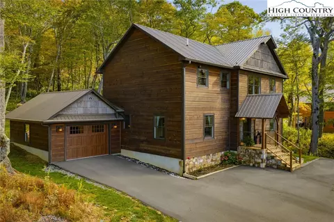 428 Cloud Springs Dr, Sugar Mountain, NC 28604