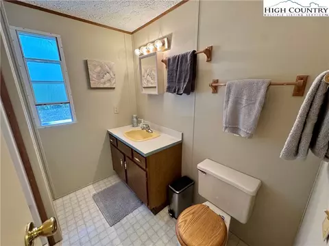 Bath - 496 Laurelwood Ln, Boone, NC 28607 photo 1 of 5