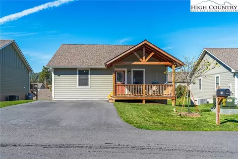 575 Townhomes Pl #34, Boone, NC 28607