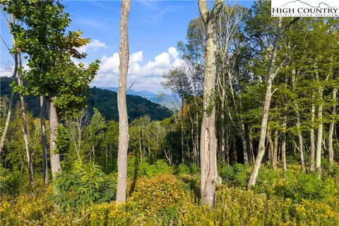146 Banner Glade Trl, Banner Elk, NC 28604