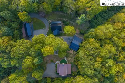 374433 Nicole Ln, Newland, NC 28657