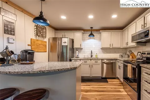 220 Charter Hills Rd #A2, Beech Mountain, NC 28604