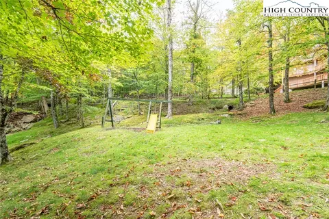 Exterior - 220 Charter Hills Rd #A2, Beech Mountain, NC 28604 photo 6 of 8