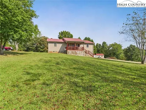 1368 Middle Rd, Stony Point, NC 28678