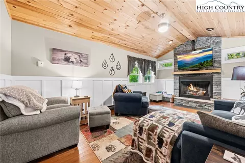 Living - 713 Pine Ridge Rd, Beech Mountain, NC 28604 photo 1 of 2