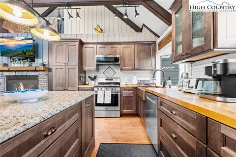 Kitchen - 713 Pine Ridge Rd, Beech Mountain, NC 28604 photo 2 of 2