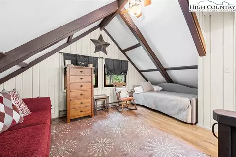 Bedroom - 713 Pine Ridge Rd, Beech Mountain, NC 28604 photo 3 of 7