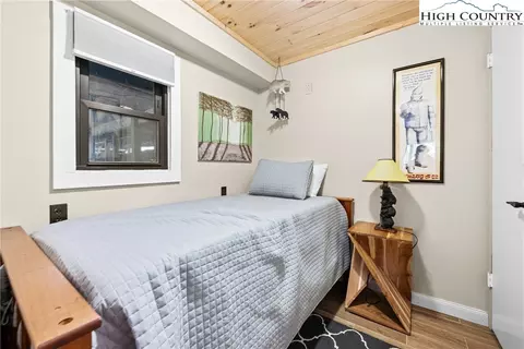 Bedroom - 713 Pine Ridge Rd, Beech Mountain, NC 28604 photo 7 of 7