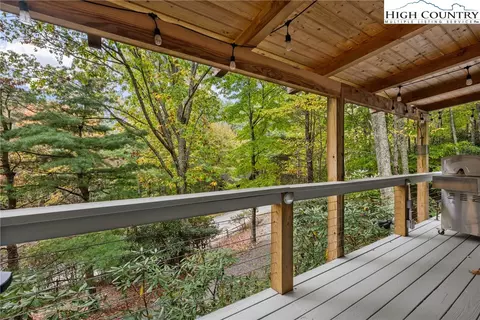 Exterior - 713 Pine Ridge Rd, Beech Mountain, NC 28604 photo 8 of 10