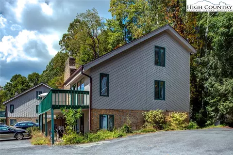 113 S Slope Cir #4, Banner Elk, NC 28604