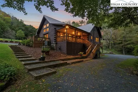 236 Rambling Rd, Blowing Rock, NC 28605