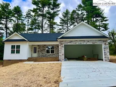 82 Iris Dr, Roaring Gap, NC 28668